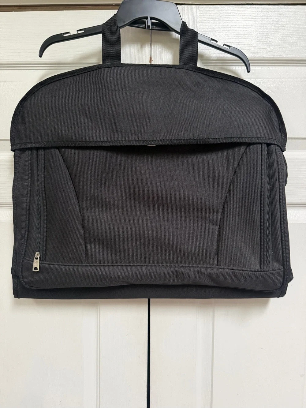 American Tourister durable black